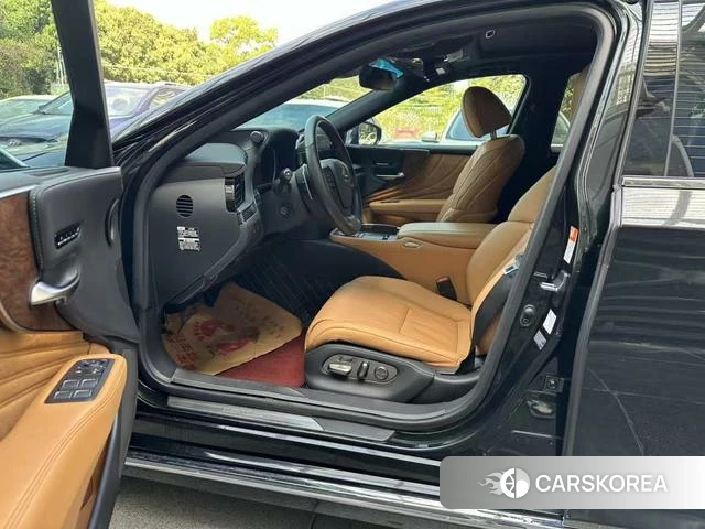 Lexus LS 2021 Черный из Китая, фото 6