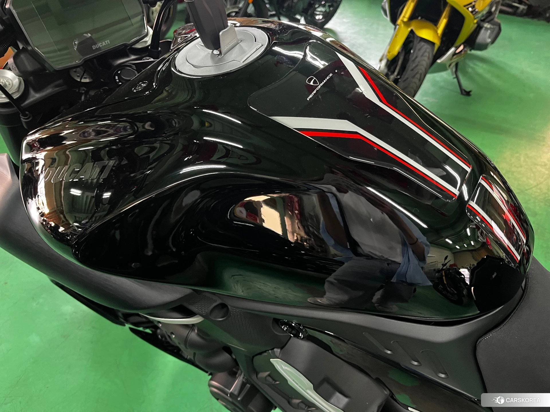 Проданный Ducati DIAVEL V4 id 4352934 из Японии, фото 6