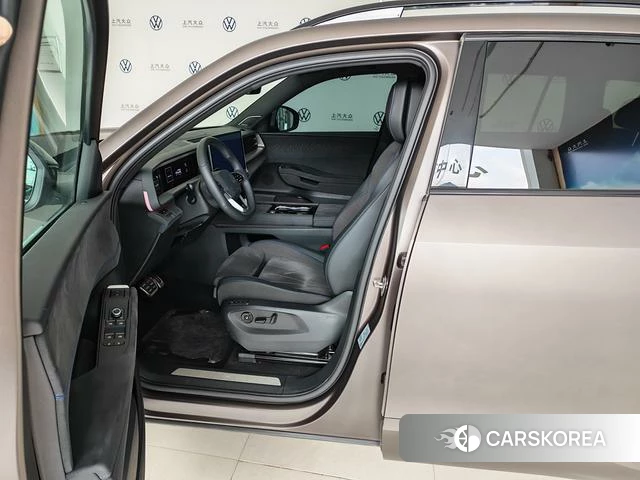 Volkswagen Tourang id 4393446 из Китая 17