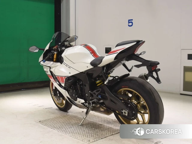 Yamaha YZF-R1 id 4392950 из Японии 6