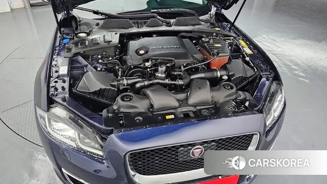 Jaguar All New XJ id 3583095 из Кореи 16