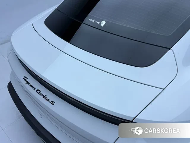 Porsche Taycan id 3064222 из Кореи 16