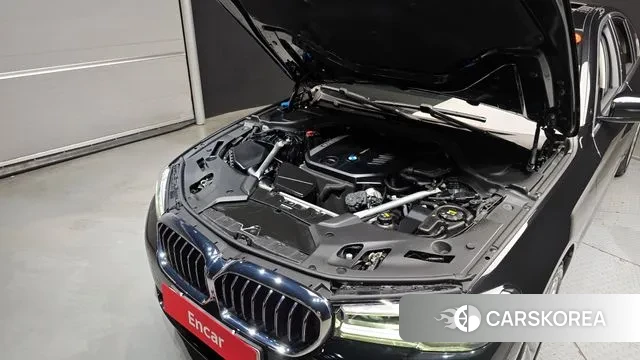 BMW 5 Series (G30) id 2895941 из Кореи 16