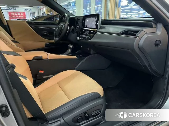 Lexus ES id 4278229 из Китая 10
