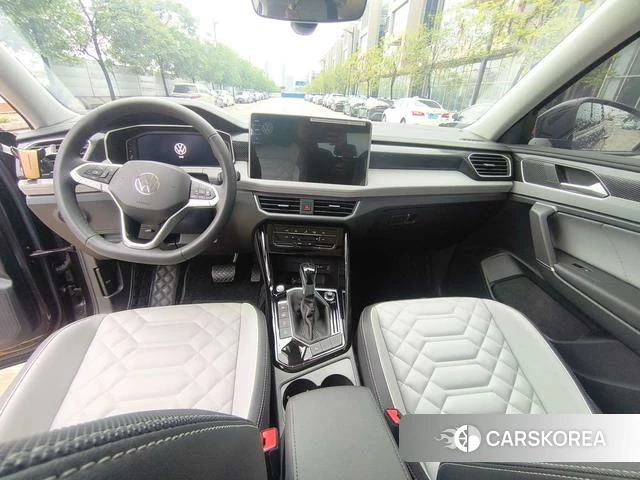 Volkswagen Tanyue 2024 Темно-серый из Китая, фото 6