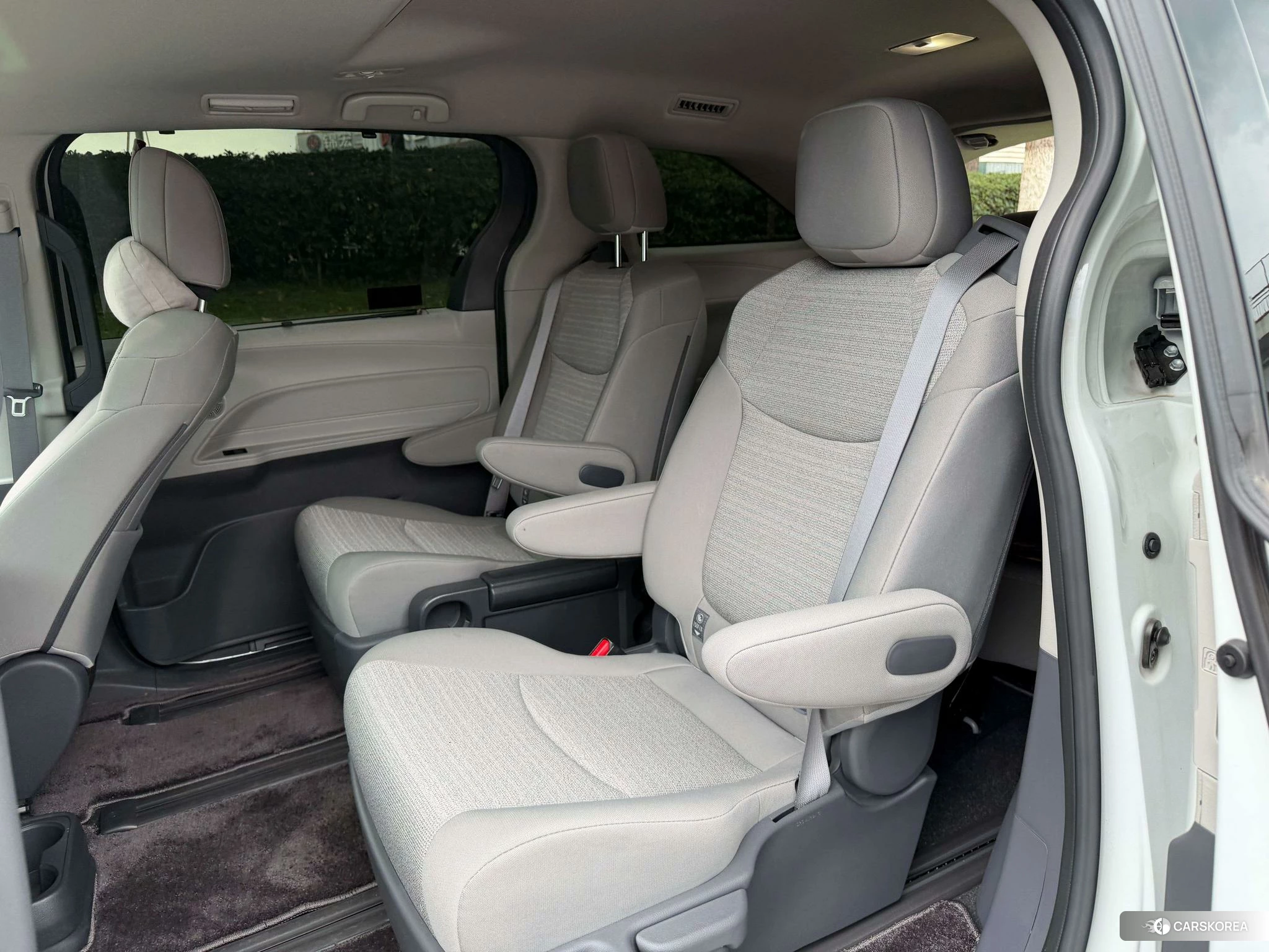 Toyota Sienna id 4504752 из Китая 9