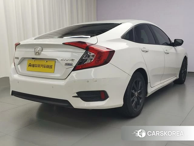 Honda Civic id 4365902 из Китая 16