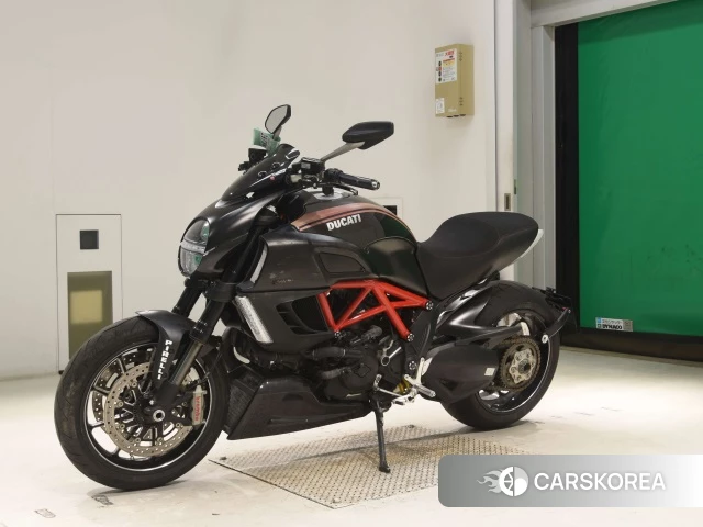 Проданный Ducati DIAVEL CARBON 2013 из Японии, фото 4