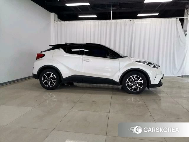 Toyota C-HR id 4212797 из Китая 16