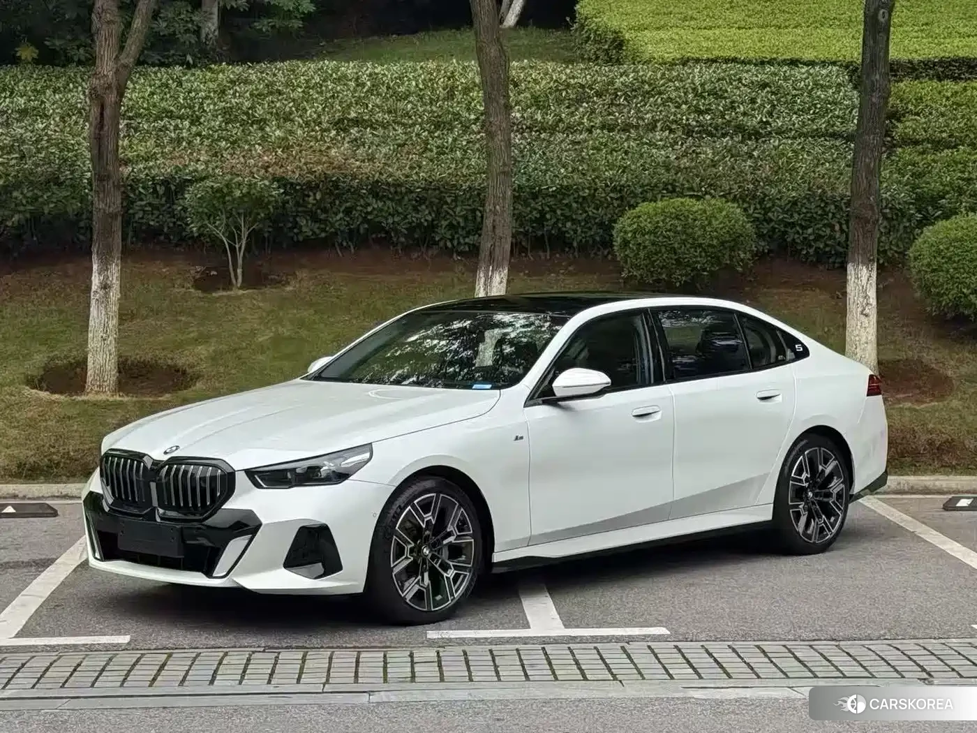 BMW 5 series 2025 Белый из Китая, фото 6