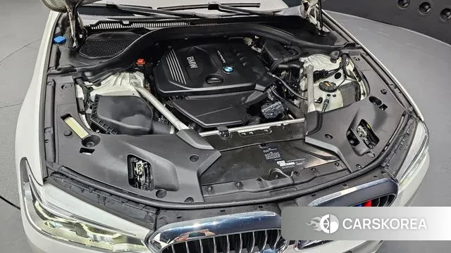 BMW 5 Series (G30) id 3034383 из Кореи 16