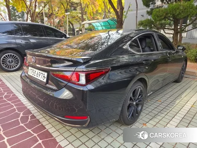 Lexus ES300h 7th generation id 3343101 из Кореи 11