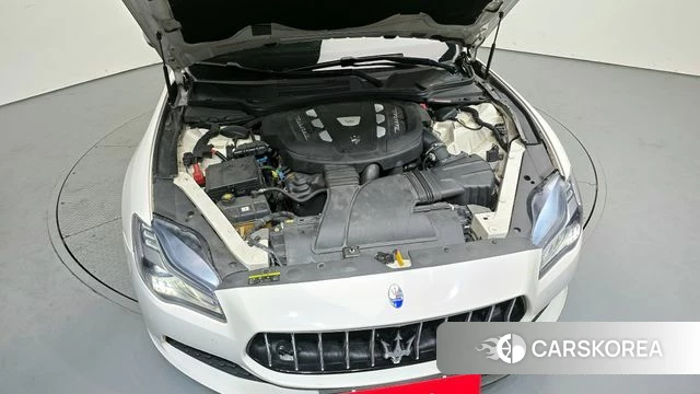 Maserati Quattroporte id 4331664 из Кореи 16