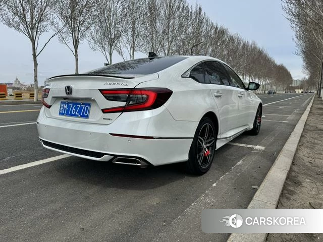 Honda Accord id 4208111 из Китая 7