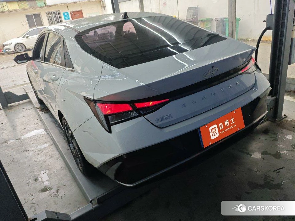 Hyundai Elantra 2023 Белый из Китая, фото 6