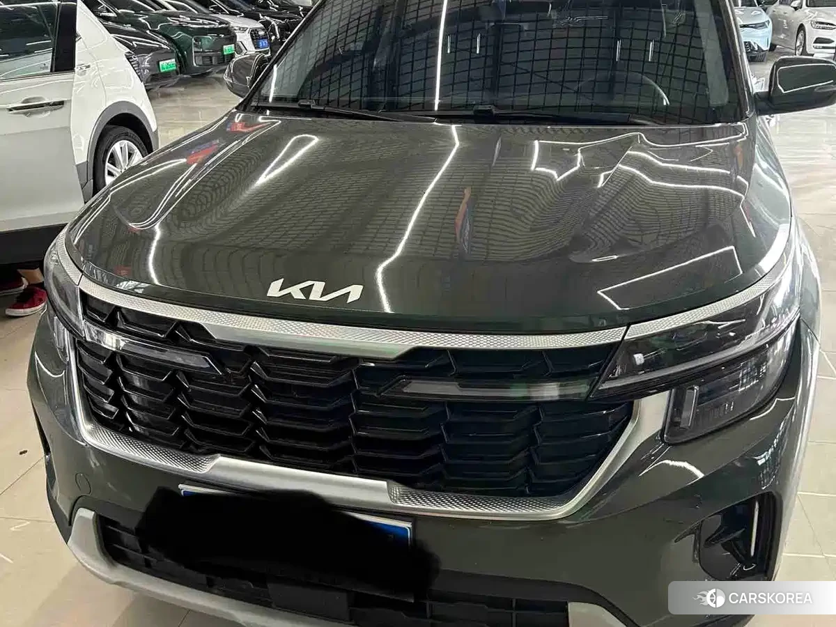 Kia Seltos 2023 Зеленый из Китая, фото 6