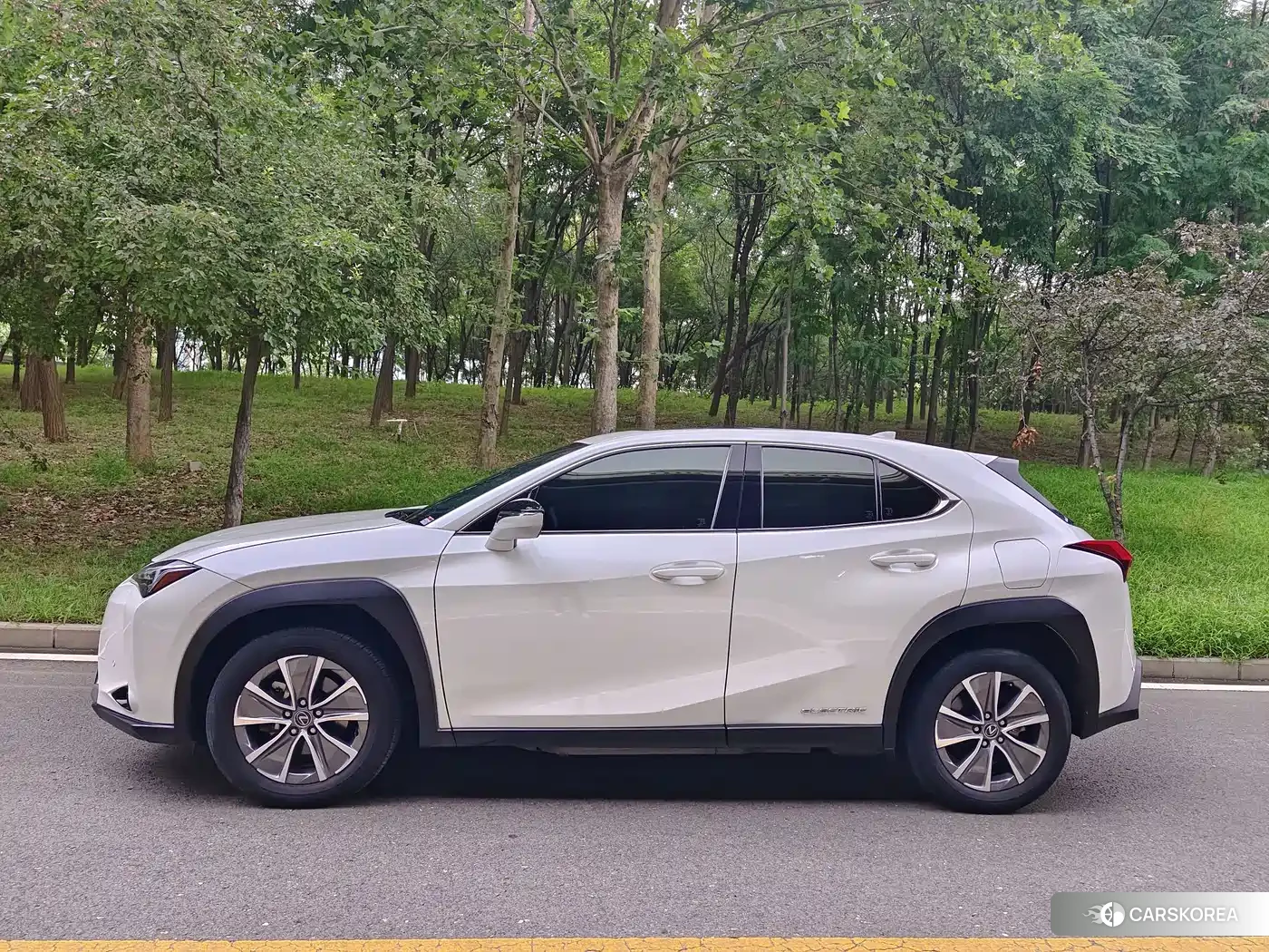 Lexus UX id 4679603 из Китая 19