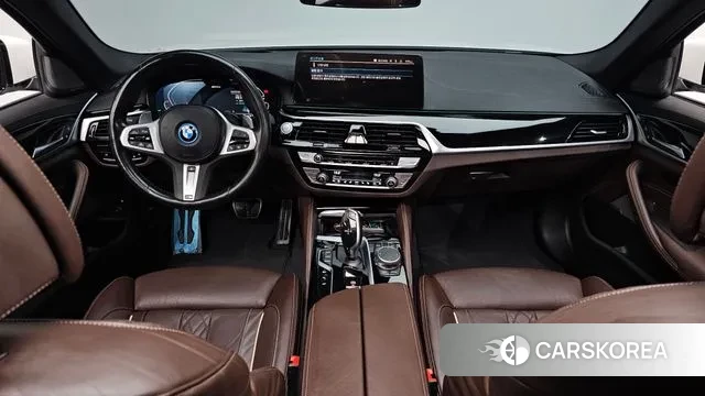 BMW 5 Series (G30) id 3322826 из Кореи 16