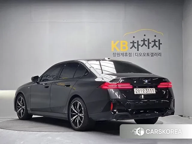 BMW 5 Series (G60) id 3338637 из Кореи 16