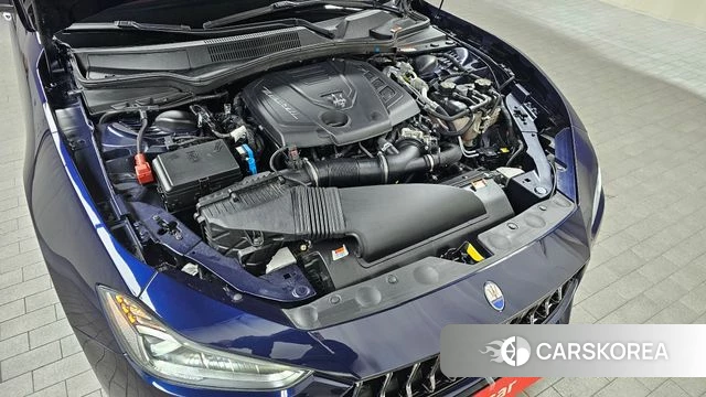 Maserati Ghibli id 3819196 из Кореи 16