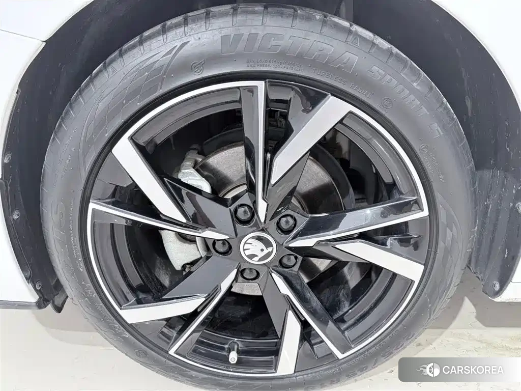Skoda Octavia id 4548078 из Китая 13