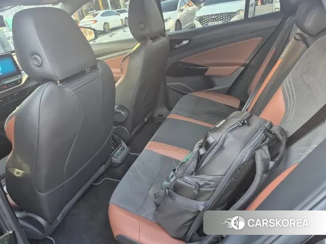 Volkswagen ID.4 2024 Черный из Кореи, фото 6