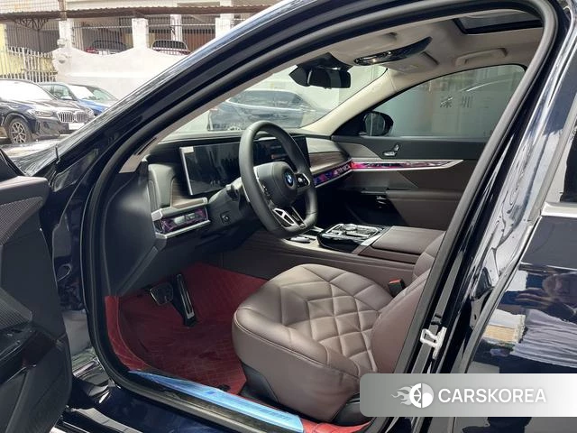 BMW 7 series 2023 Черный из Китая, фото 6