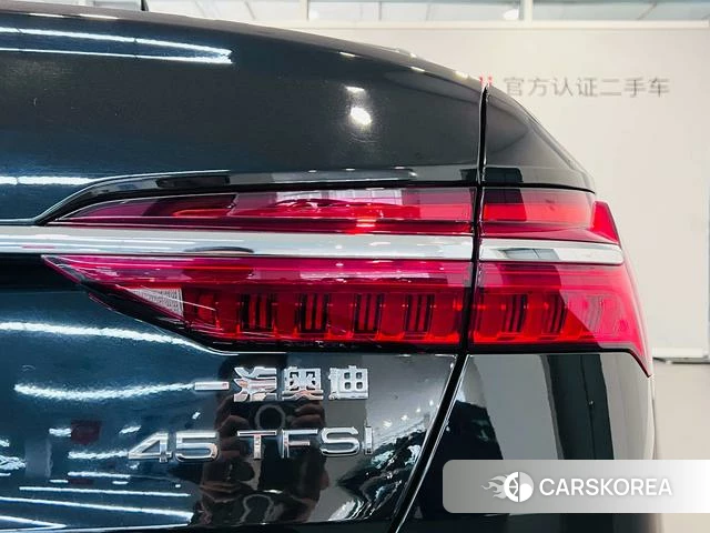 Audi A6L id 4215075 из Китая 11