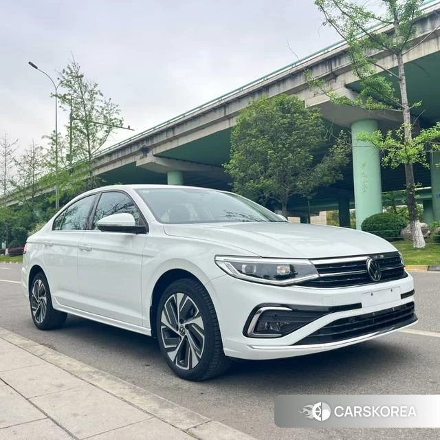 Volkswagen Bora 2024 Белый из Китая, фото 6