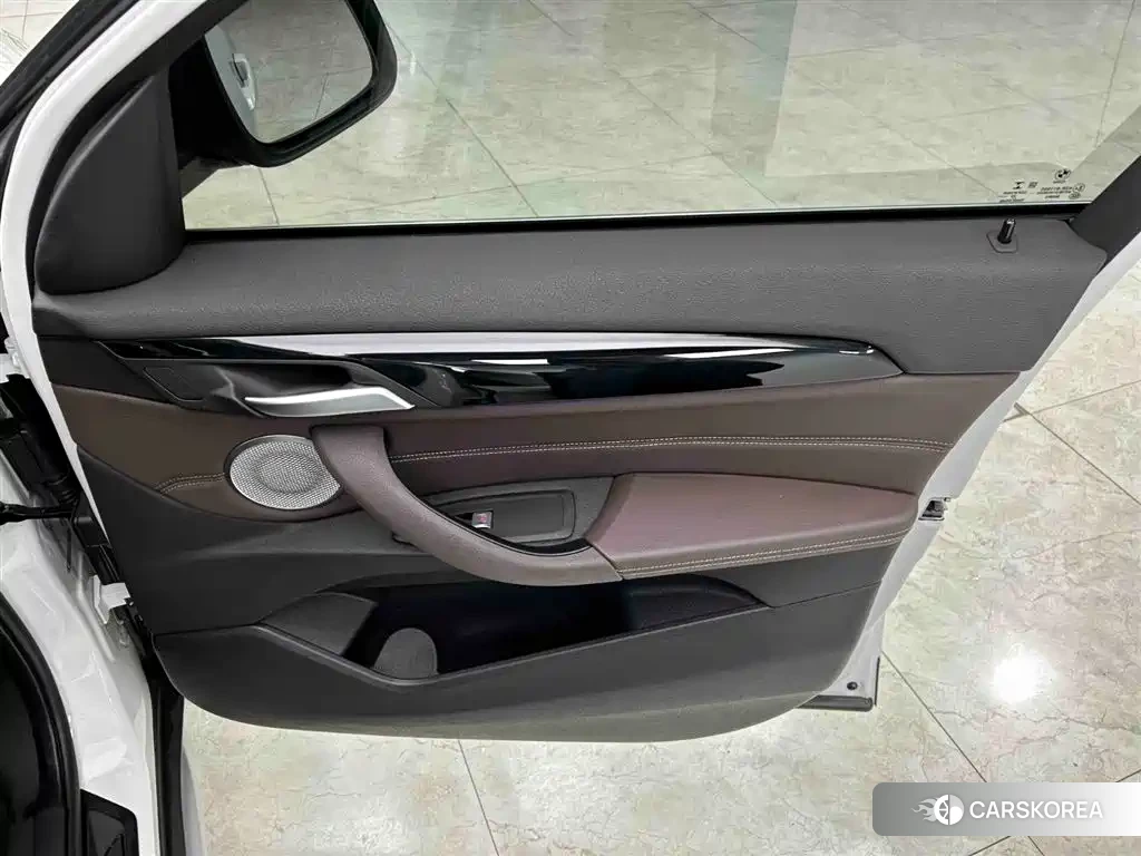 BMW X1 id 4606908 из Китая 21