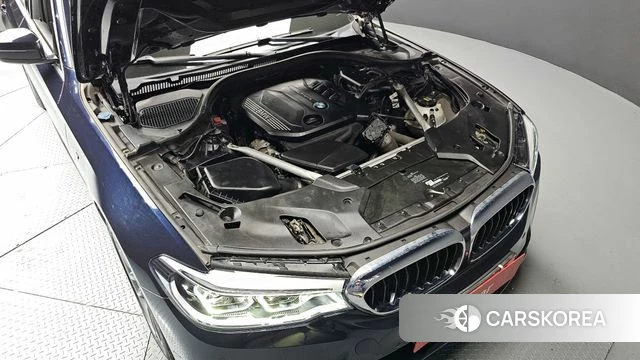 BMW 5 Series (G30) id 3834470 из Кореи 16