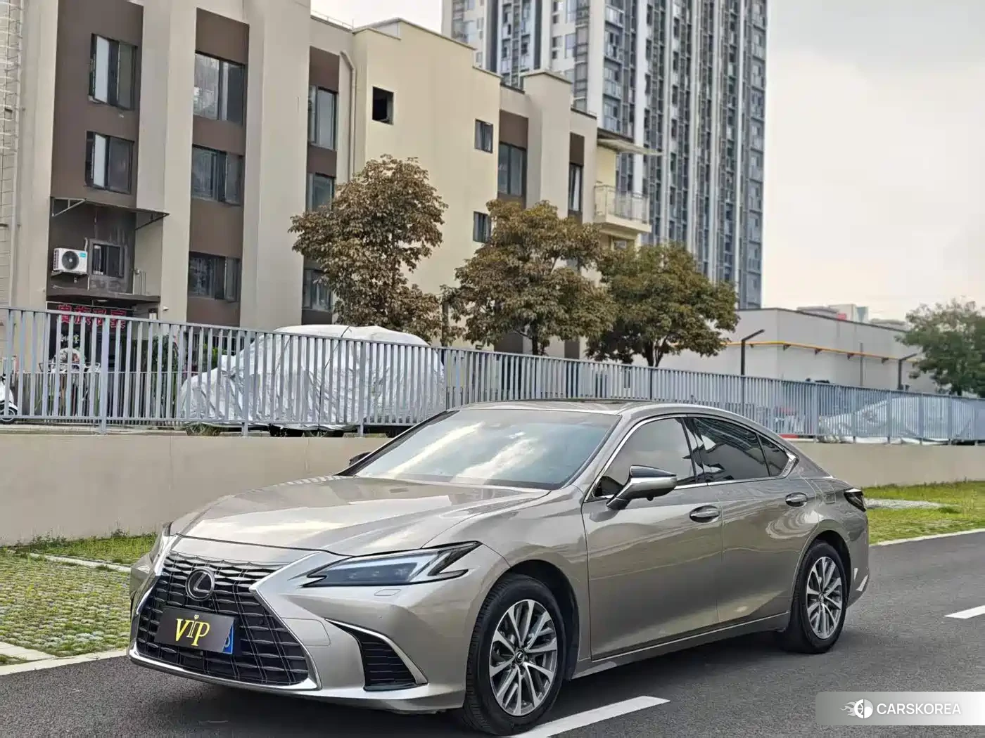 Lexus ES 2025 Silver/gray из Китая, фото 6