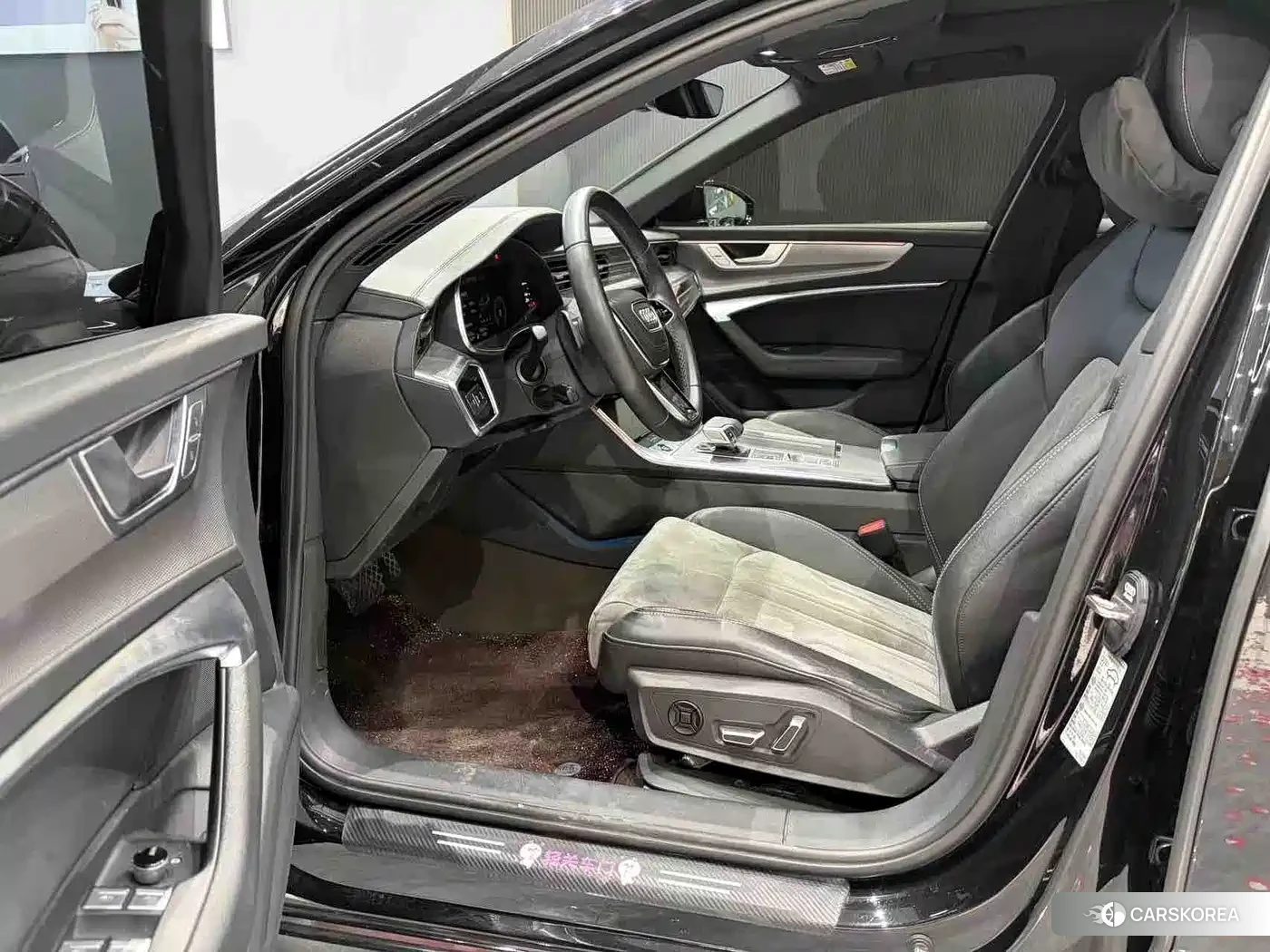 Audi A6L id 4654485 из Китая 18
