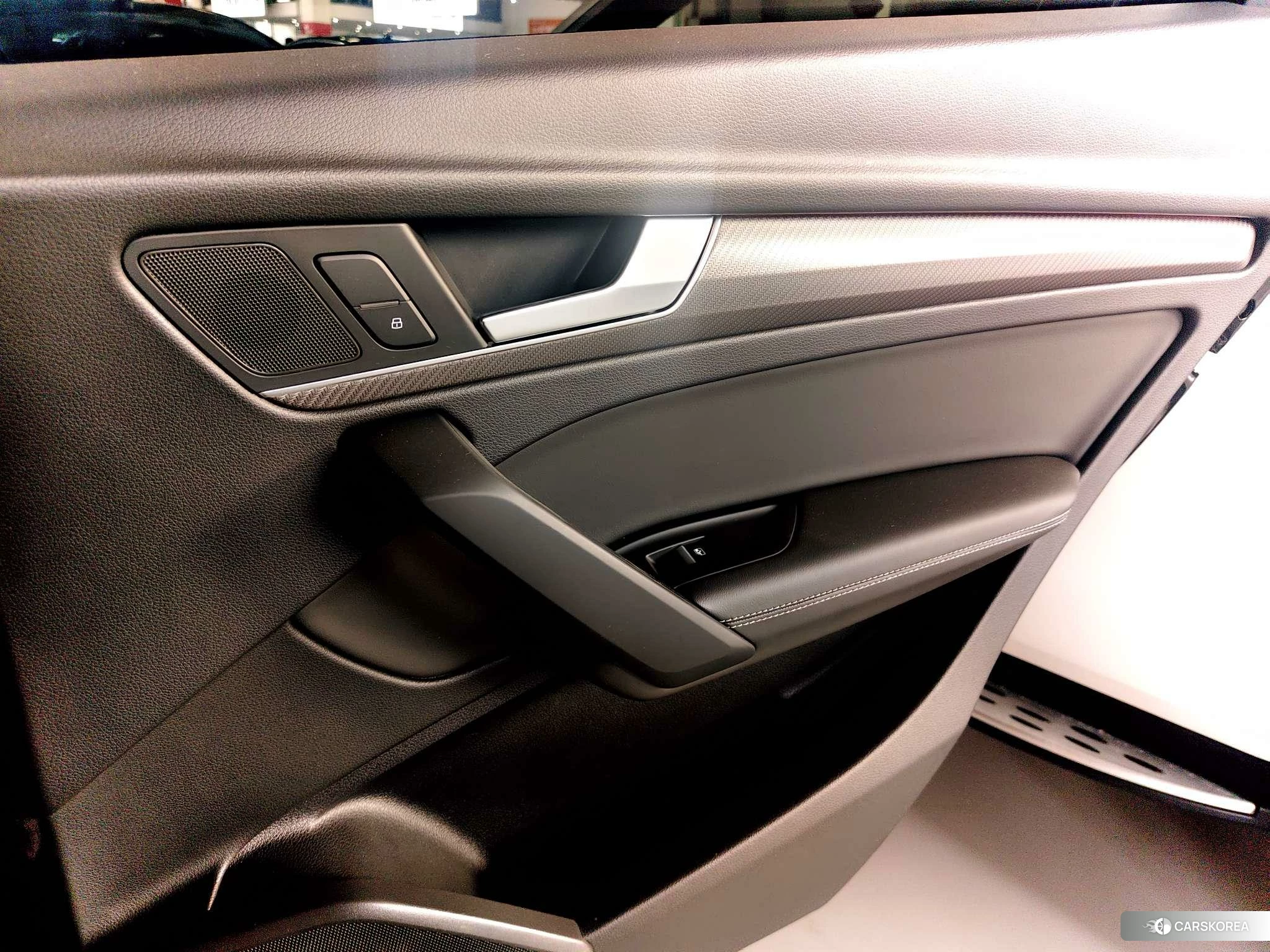 Audi Q5L id 4426879 из Китая 14