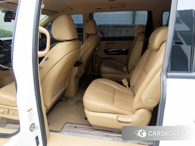 Kia The New Carnival id 4483273 из Кореи 16