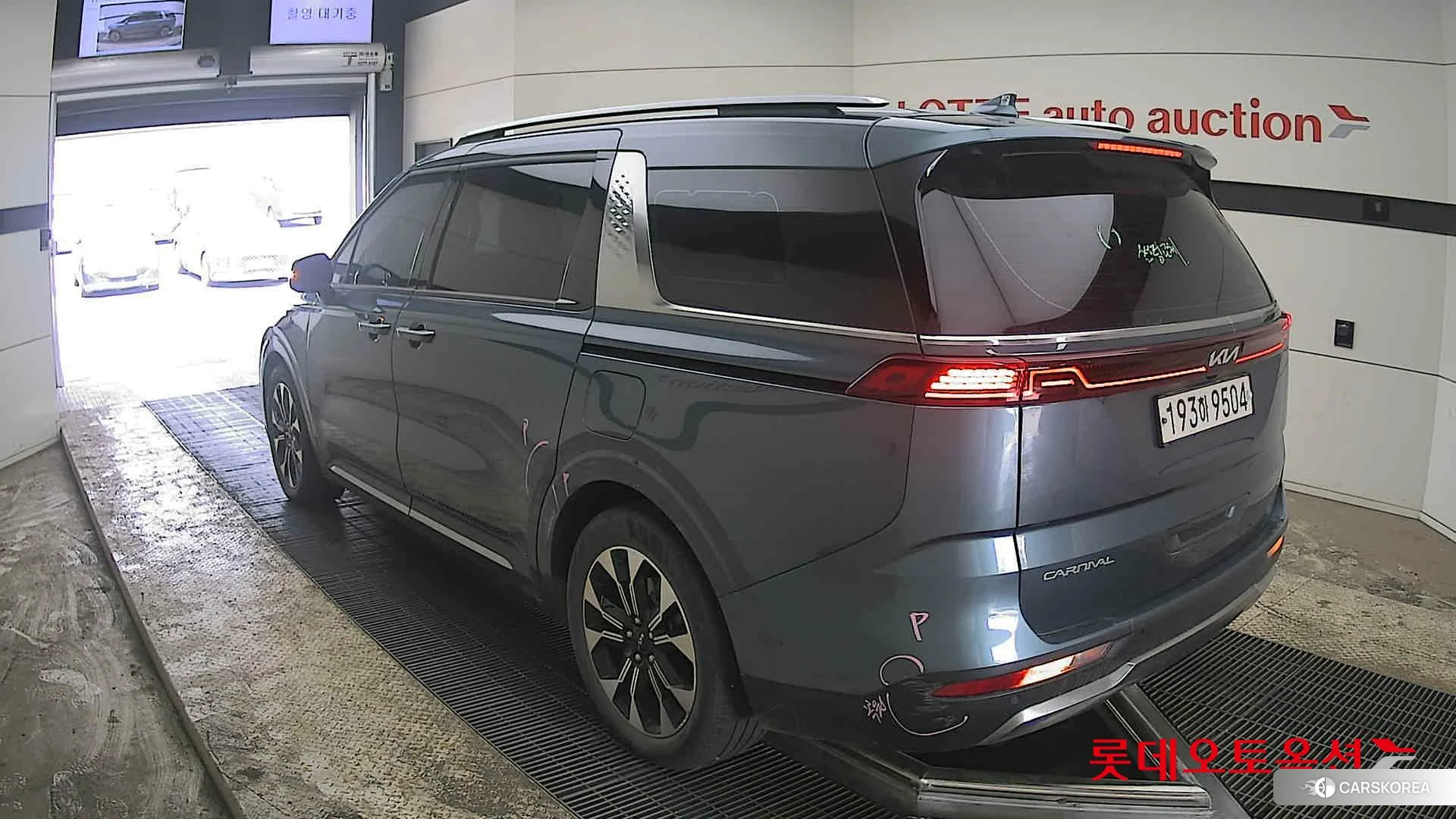 Kia Carnival id 3888400 из Кореи 34