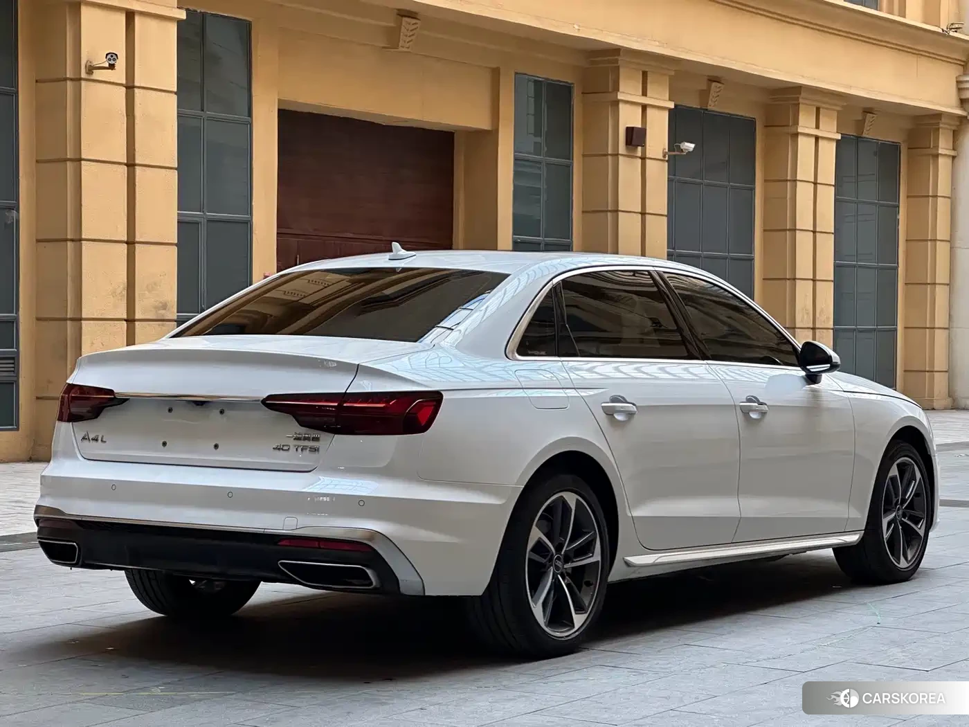 Audi A4L id 4617057 из Китая 16