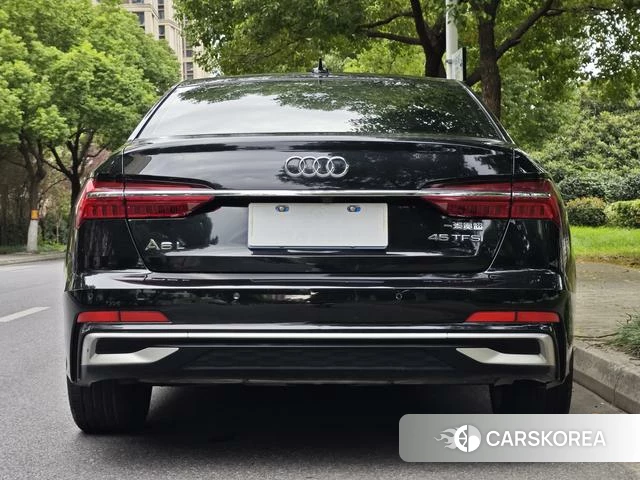 Audi A6L id 3913965 из Китая 12