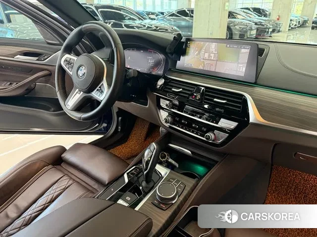 BMW 5 Series (G30) id 3302172 из Кореи 15