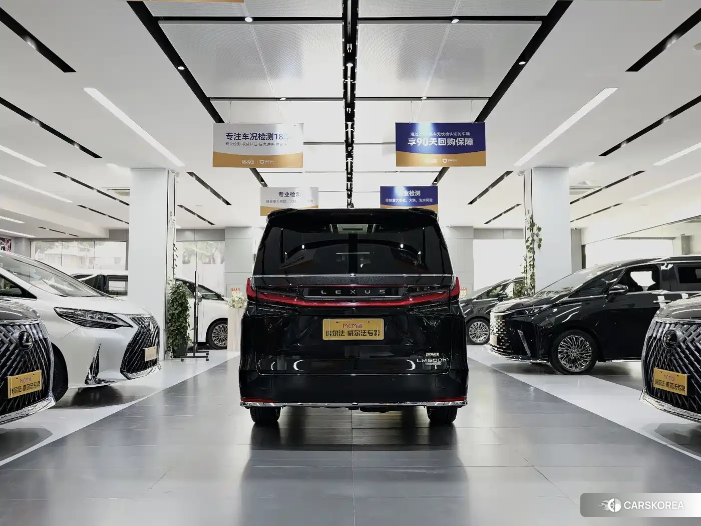 Lexus LM id 4559699 из Китая 12