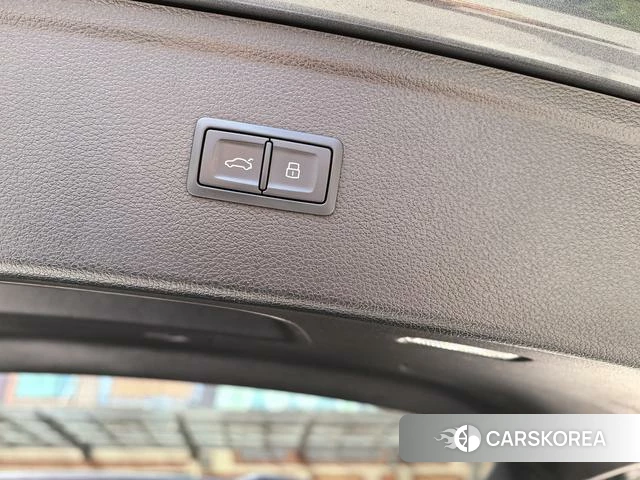 Audi Q5L id 4275680 из Китая 19