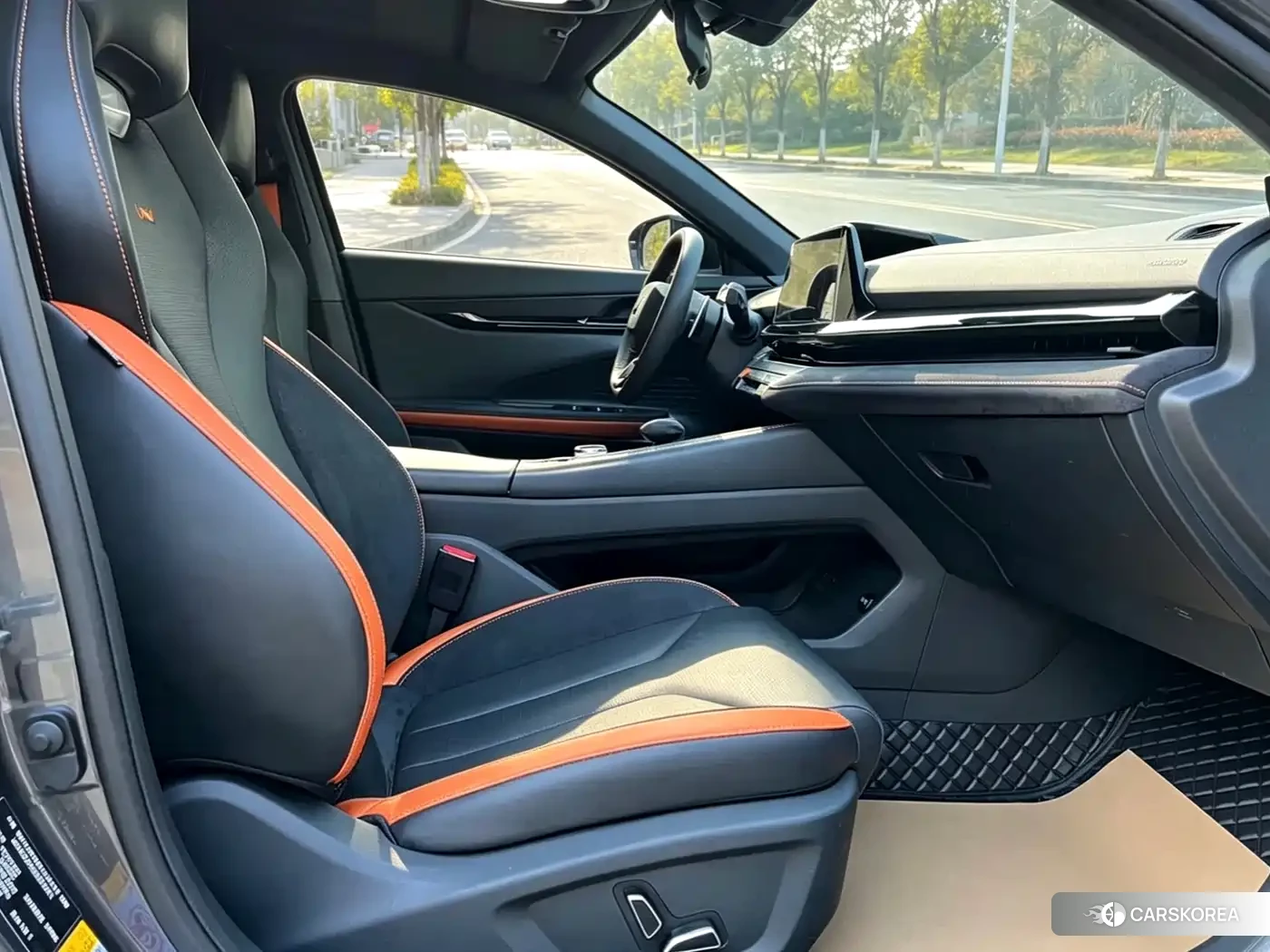 Chang'an Changan UNI-V 2022 Silver/gray из Китая, фото 6