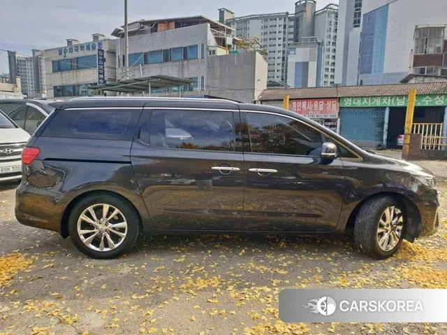 Kia The New Carnival id 3375108 из Кореи 16