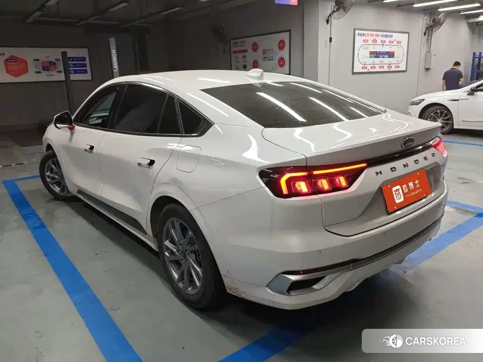 Ford Mondeo 2024 Белый из Китая, фото 6