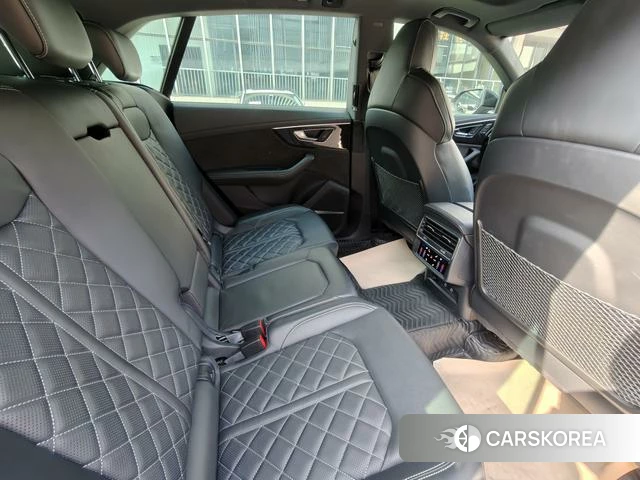 Audi Q8 2021 Черный из Китая, фото 6