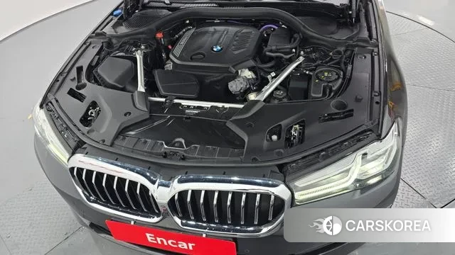 BMW 5 Series (G30) id 3383432 из Кореи 16