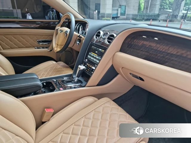 Bentley Flying Spur 2nd Generation 2018 Серебряный из Кореи, фото 6