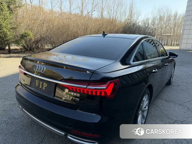Audi A6L 2021 Черный из Китая, фото 6