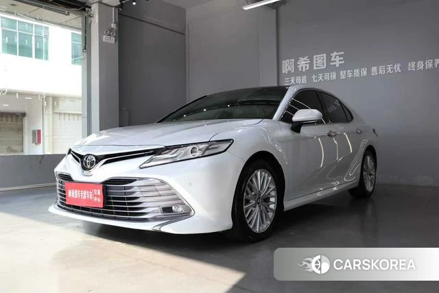 Toyota Camry 2019 Белый из Китая, фото 6