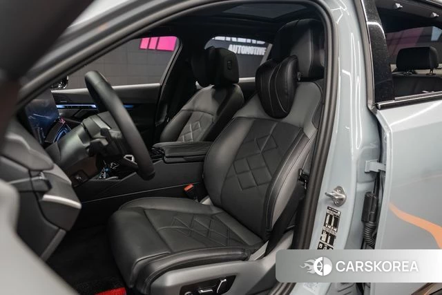 BMW 5 Series (G60) 2024 Светло-серебряный цвет из Кореи, фото 6
